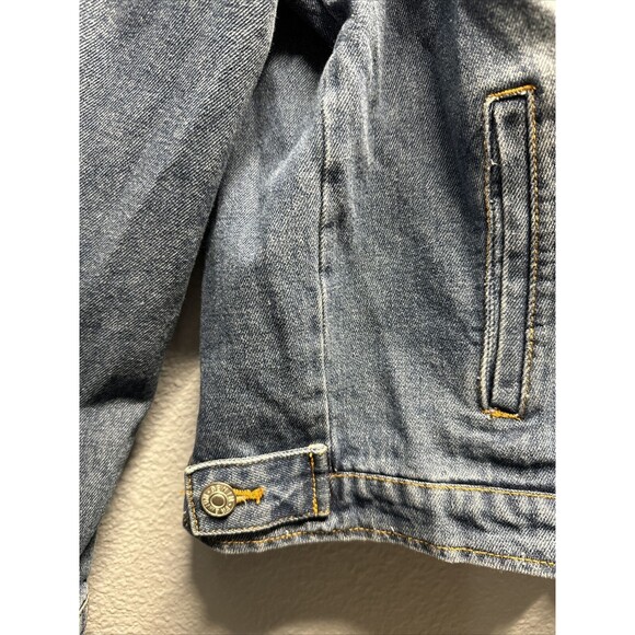 Love Tree Women’s Denim Jacket 2X Distressed Medium Blue Wash - Picture 11 of 11